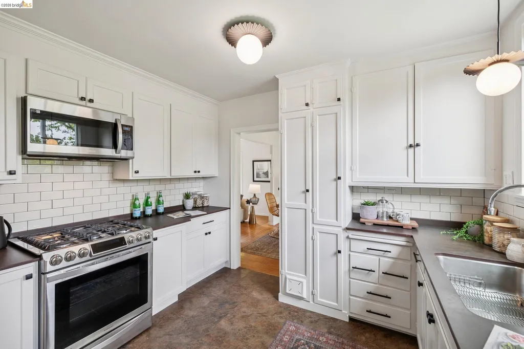 7423 Ward Avenue El Cerrito CA 94530