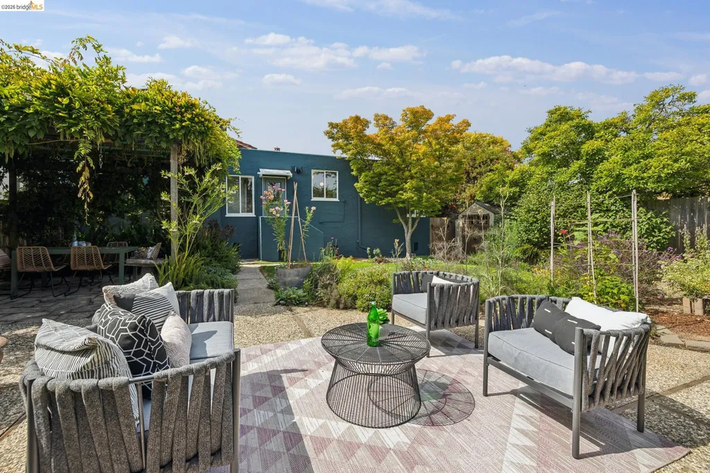 7423 Ward Avenue El Cerrito CA 94530