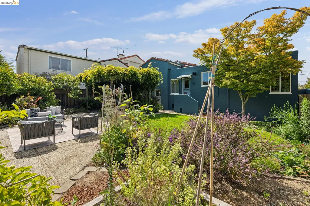 7423 Ward Avenue El Cerrito CA 94530