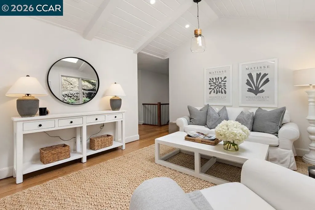 59 El Toyonal Orinda CA 94563