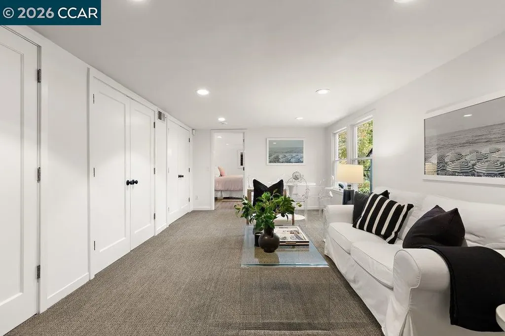 59 El Toyonal Orinda CA 94563