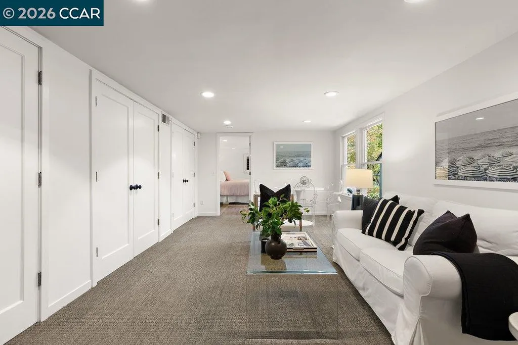 59 El Toyonal Orinda CA 94563