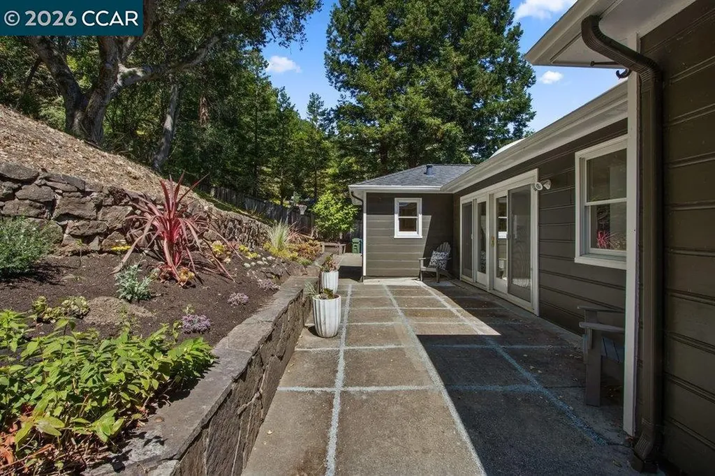 59 El Toyonal Orinda CA 94563