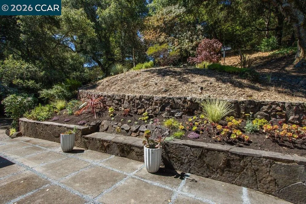 59 El Toyonal Orinda CA 94563