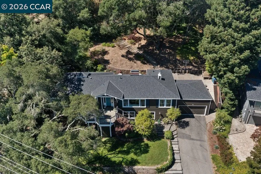 59 El Toyonal Orinda CA 94563