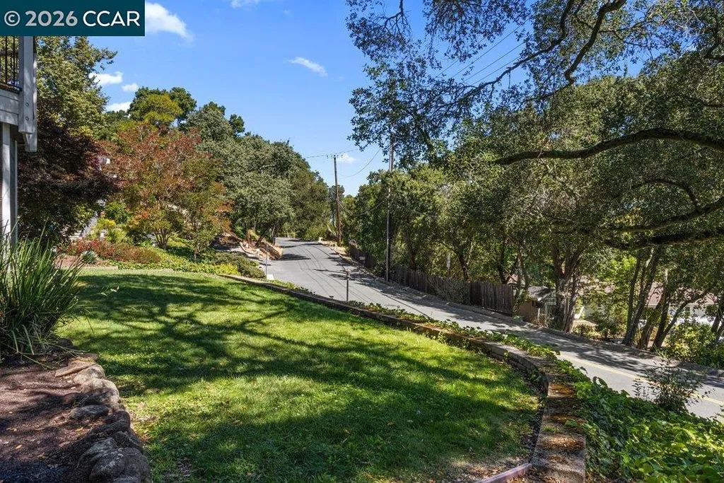 59 El Toyonal Orinda CA 94563
