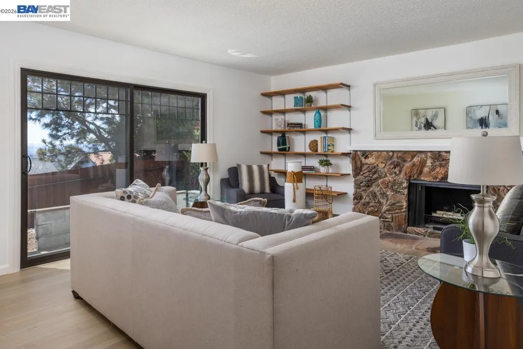 16645 Cowell Street Castro Valley CA 94578