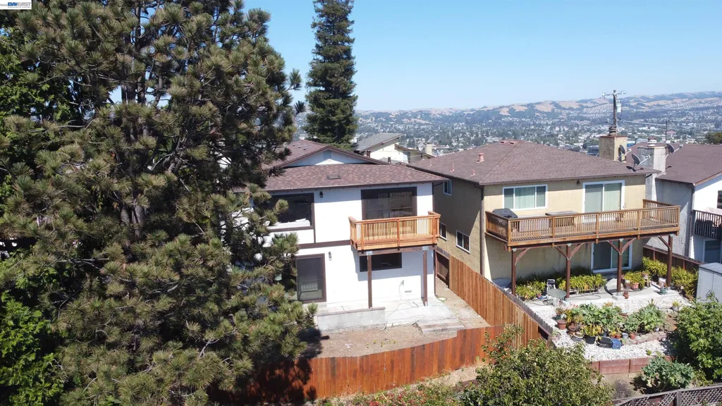 16645 Cowell Street Castro Valley CA 94578