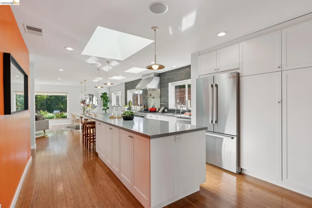6941 Ridgewood Way Oakland CA 94611
