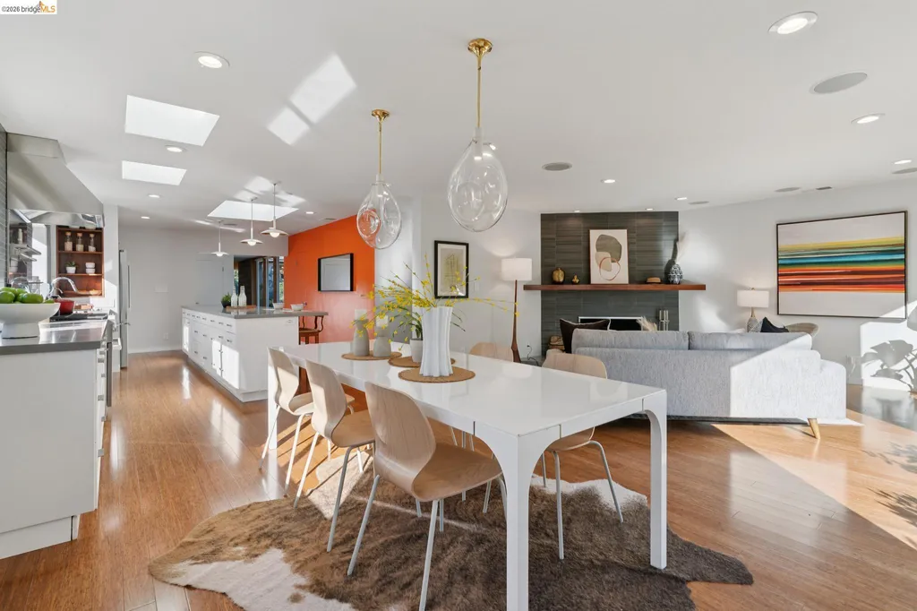 6941 Ridgewood Way Oakland CA 94611
