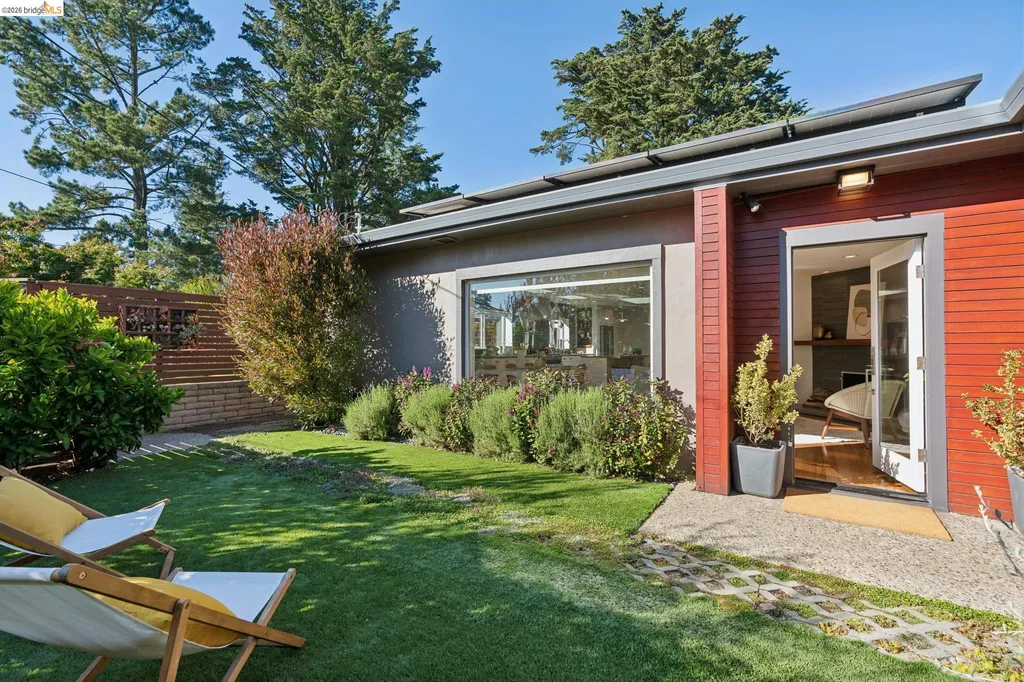 6941 Ridgewood Way Oakland CA 94611