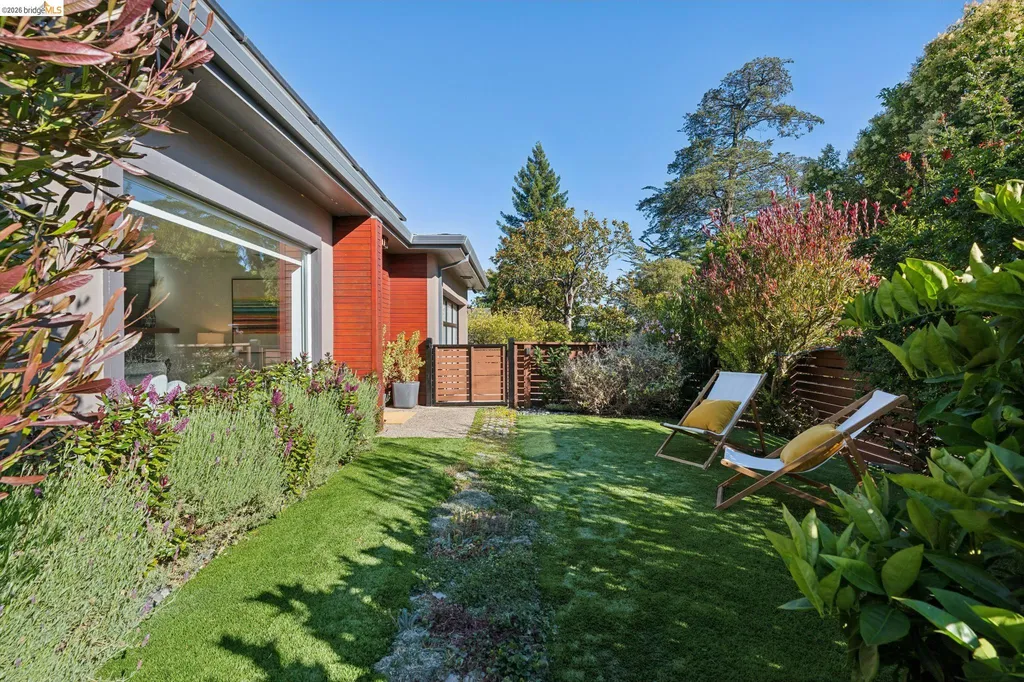 6941 Ridgewood Way Oakland CA 94611