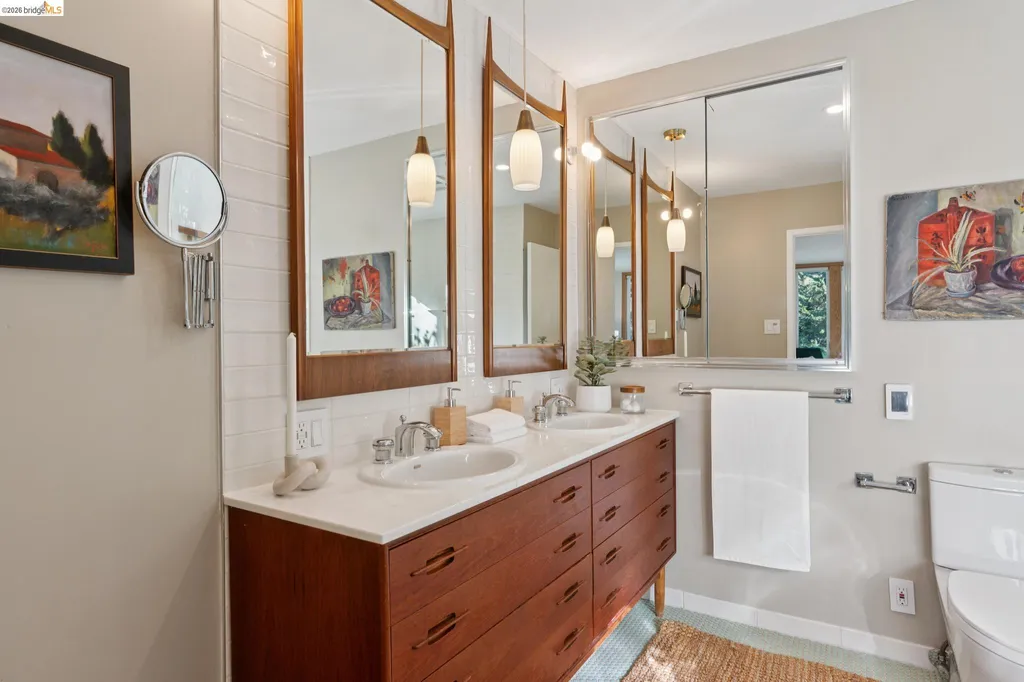 6941 Ridgewood Way Oakland CA 94611