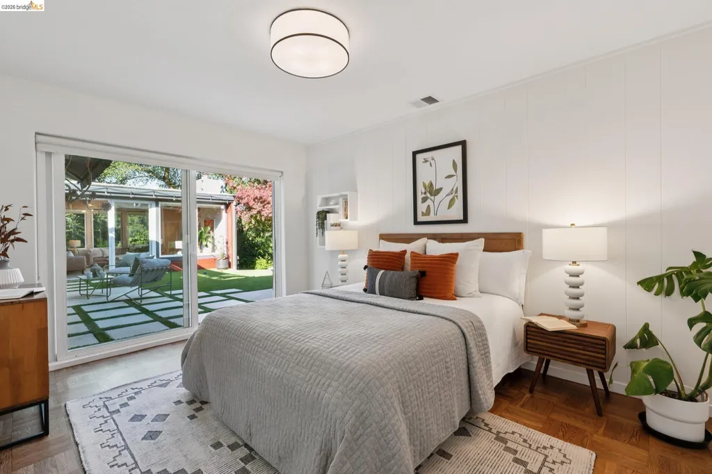 6941 Ridgewood Way Oakland CA 94611