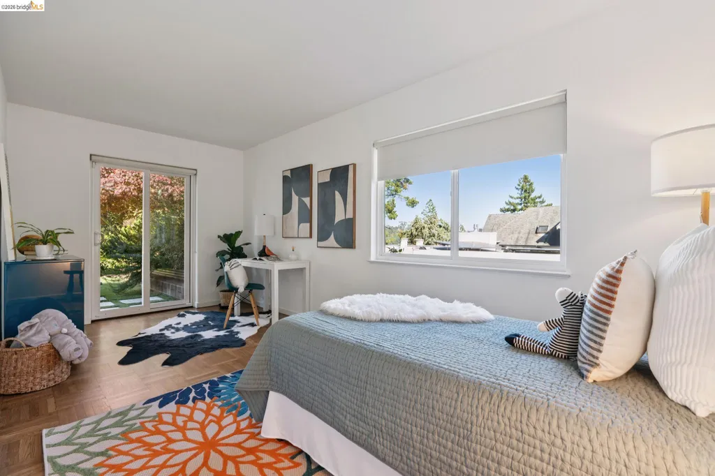 6941 Ridgewood Way Oakland CA 94611