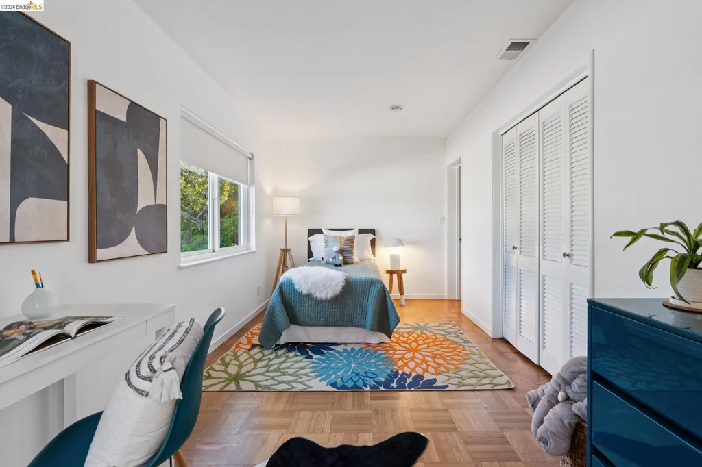 6941 Ridgewood Way Oakland CA 94611