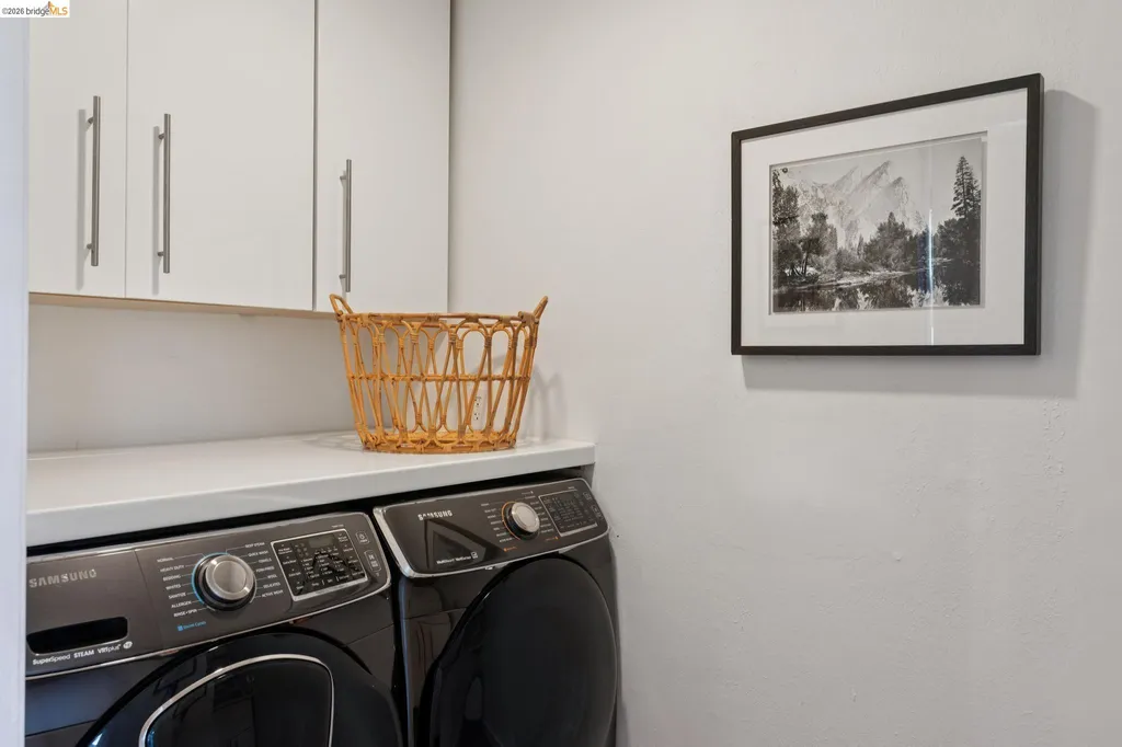 6941 Ridgewood Way Oakland CA 94611