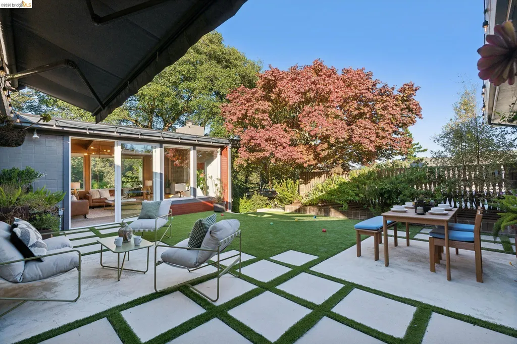 6941 Ridgewood Way Oakland CA 94611