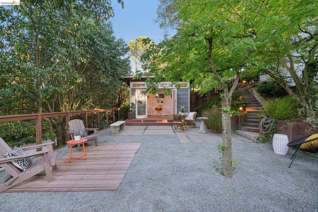 6941 Ridgewood Way Oakland CA 94611