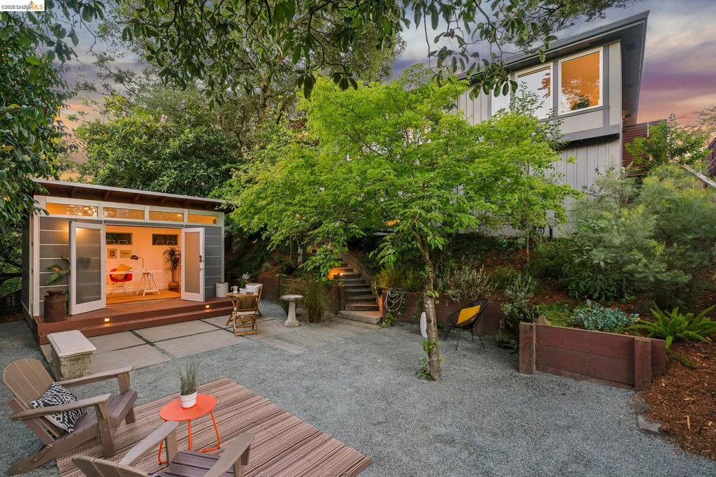 6941 Ridgewood Way Oakland CA 94611
