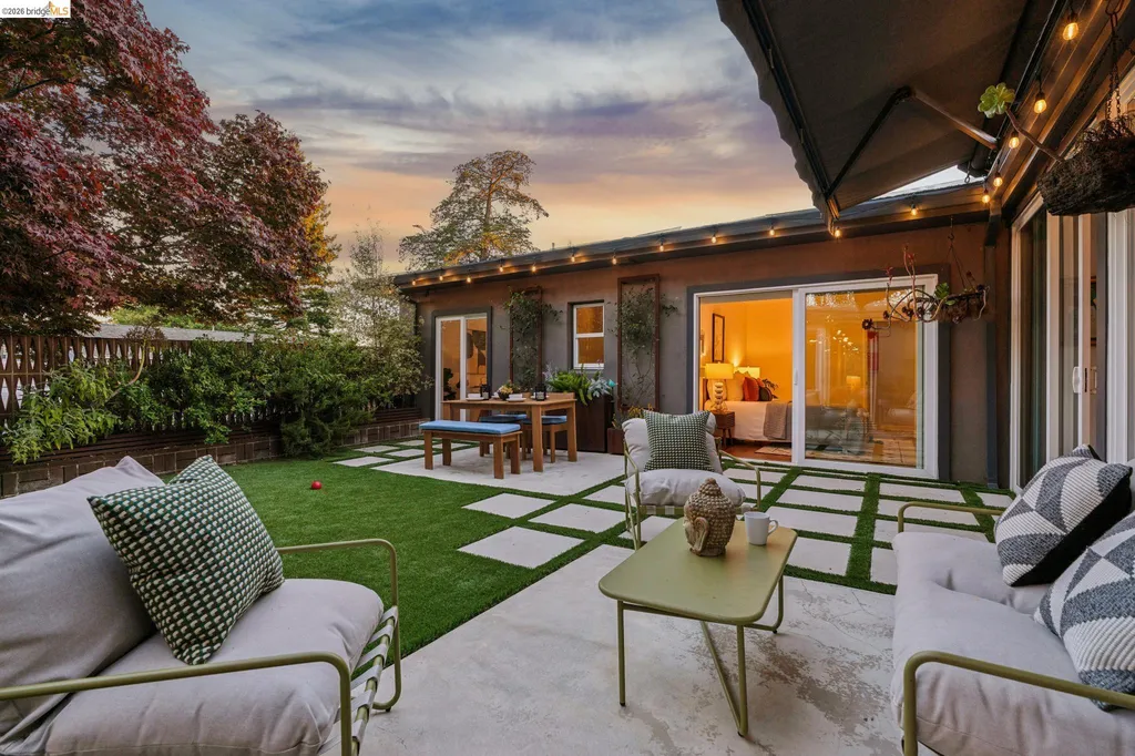 6941 Ridgewood Way Oakland CA 94611