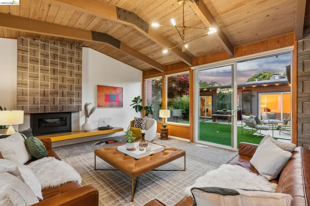 6941 Ridgewood Way Oakland CA 94611