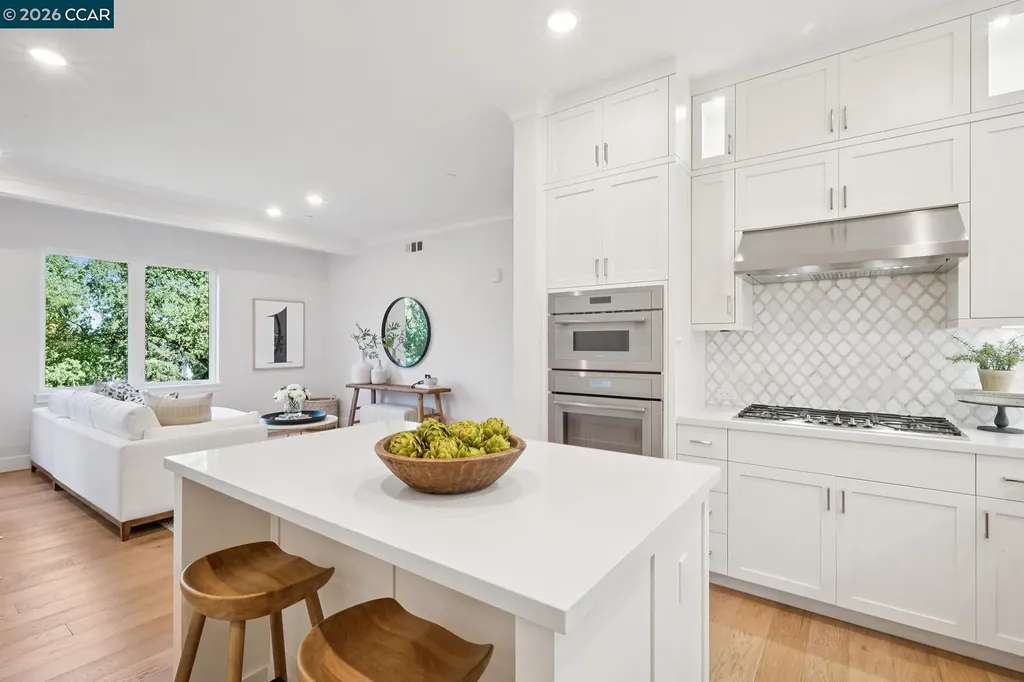 25 Woodbury Highlands Court Lafayette CA 94549