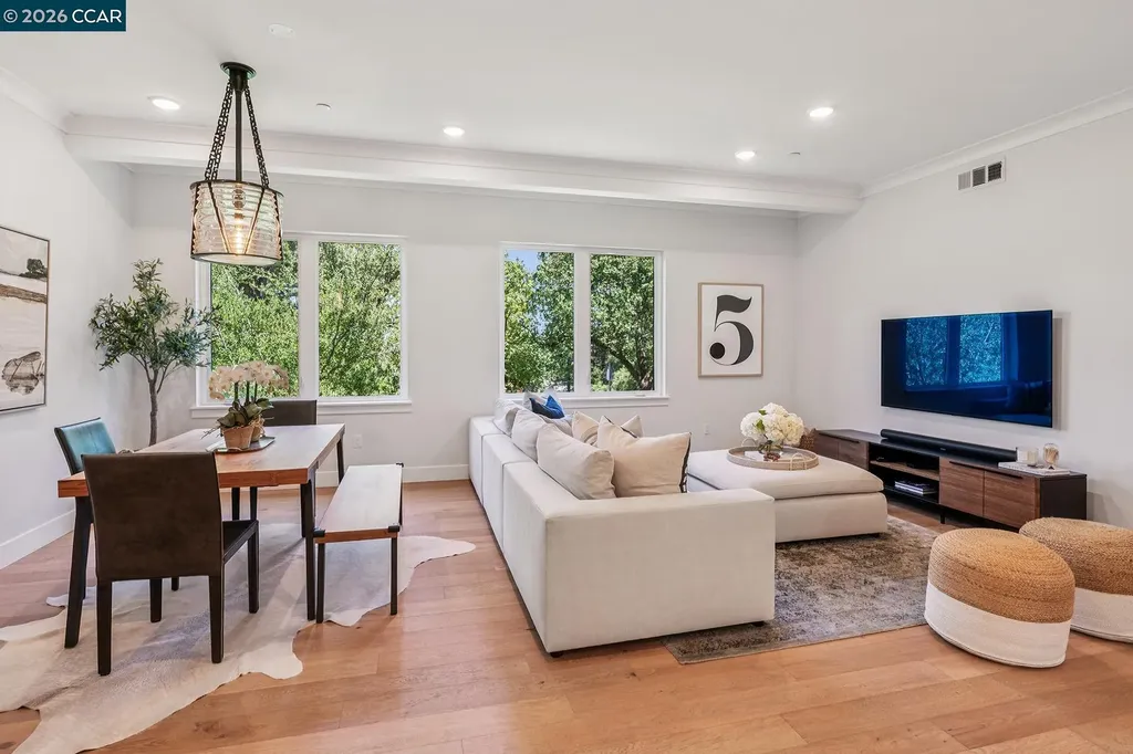 25 Woodbury Highlands Court Lafayette CA 94549