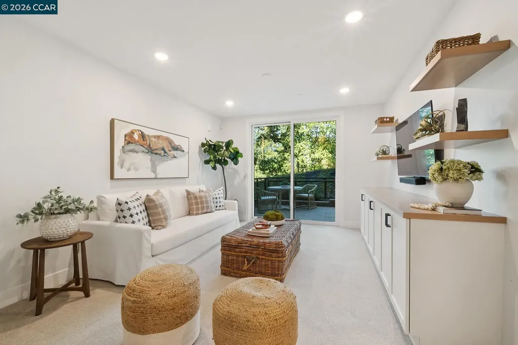 25 Woodbury Highlands Court Lafayette CA 94549