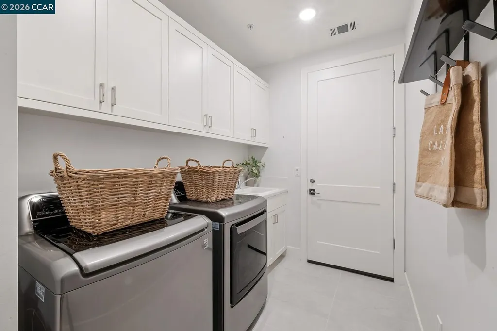 25 Woodbury Highlands Court Lafayette CA 94549