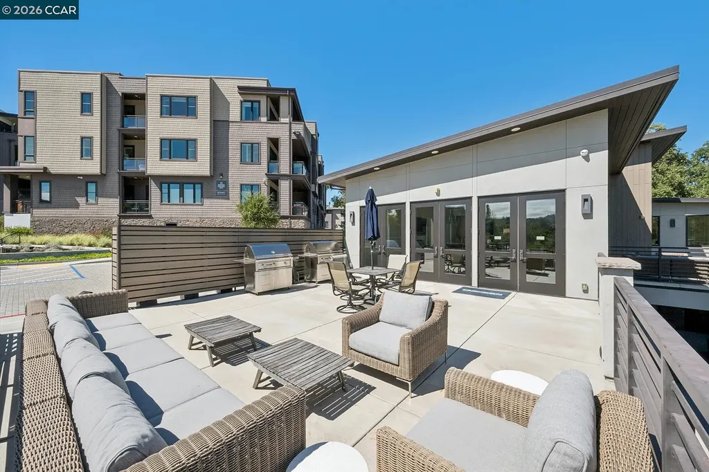 25 Woodbury Highlands Court Lafayette CA 94549