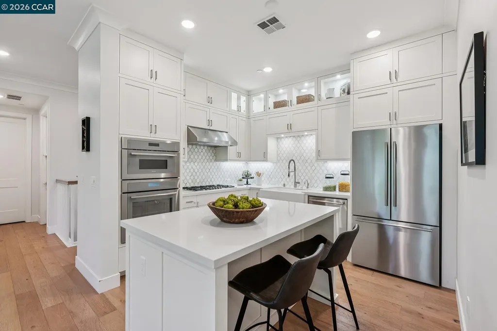 25 Woodbury Highlands Court Lafayette CA 94549