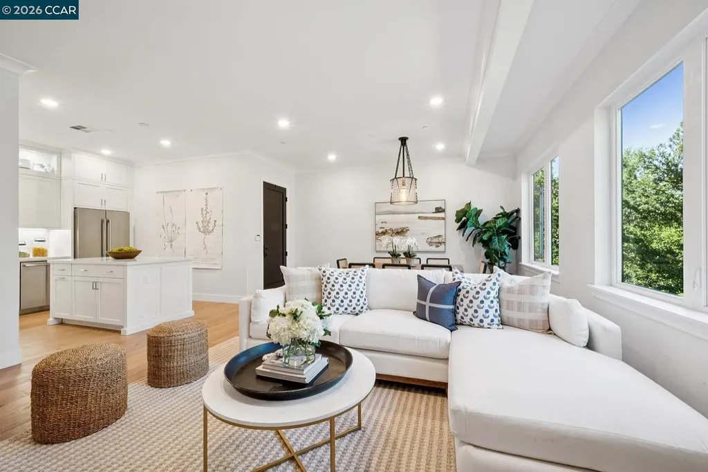 25 Woodbury Highlands Court Lafayette CA 94549