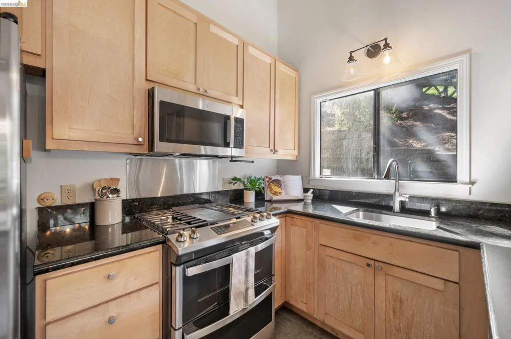 6600 Heather Ridge Way Oakland CA 94611