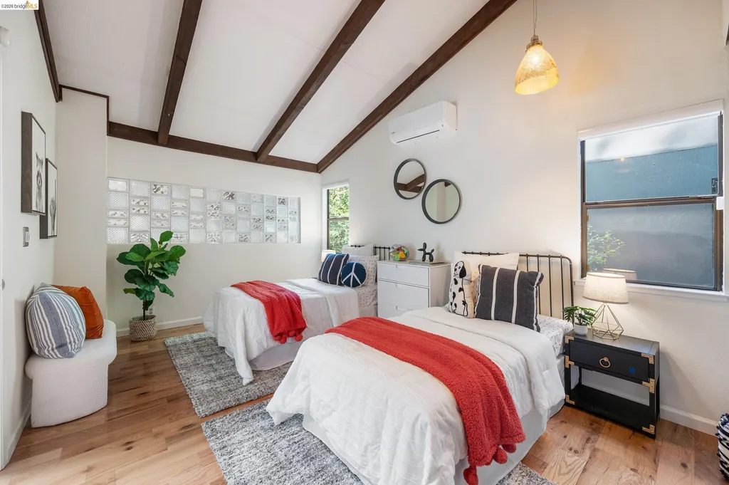6600 Heather Ridge Way Oakland CA 94611
