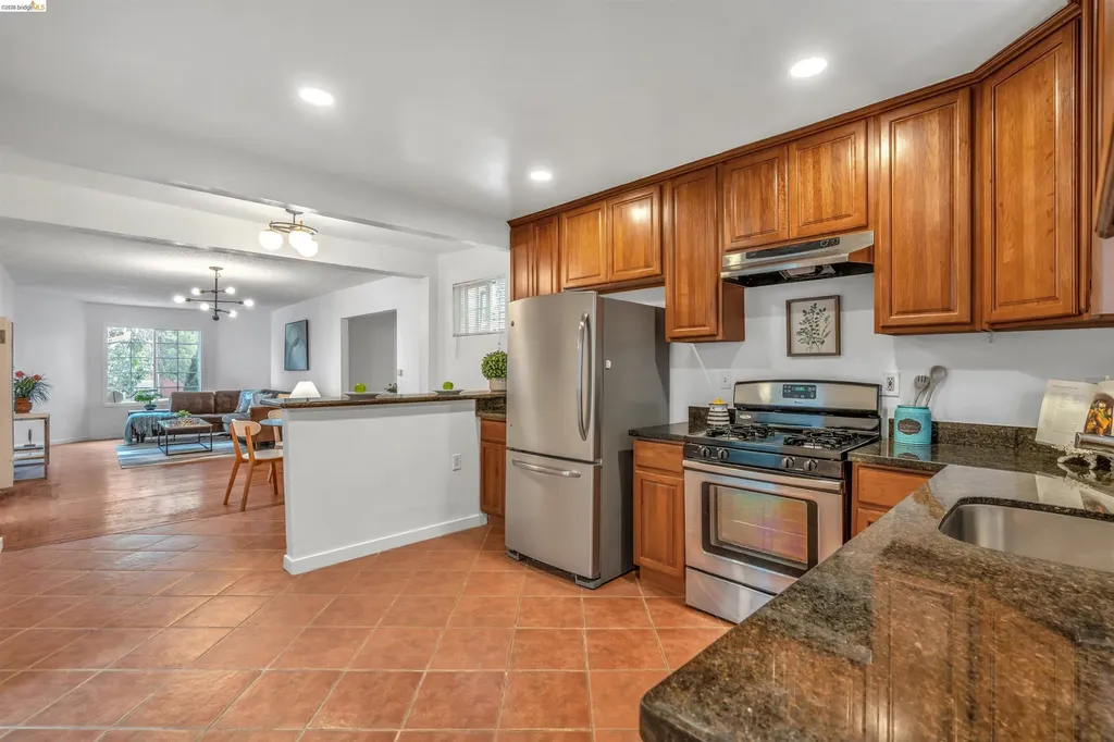 3130 Nicol Avenue Oakland CA 94602