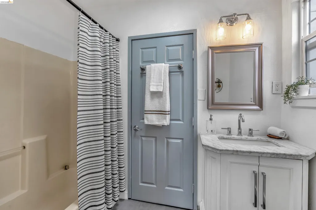 3130 Nicol Avenue Oakland CA 94602