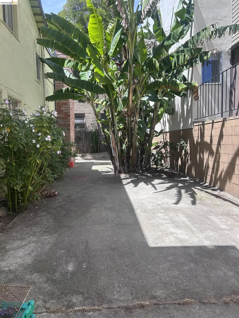 4035 Howe Street Oakland CA 94611