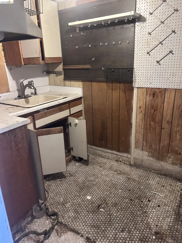 4035 Howe Street Oakland CA 94611