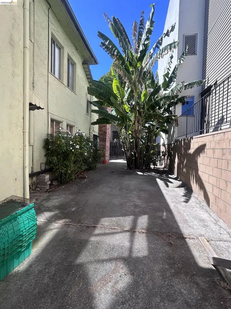 4035 Howe Street Oakland CA 94611