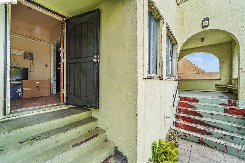 4035 Howe Street Oakland CA 94611