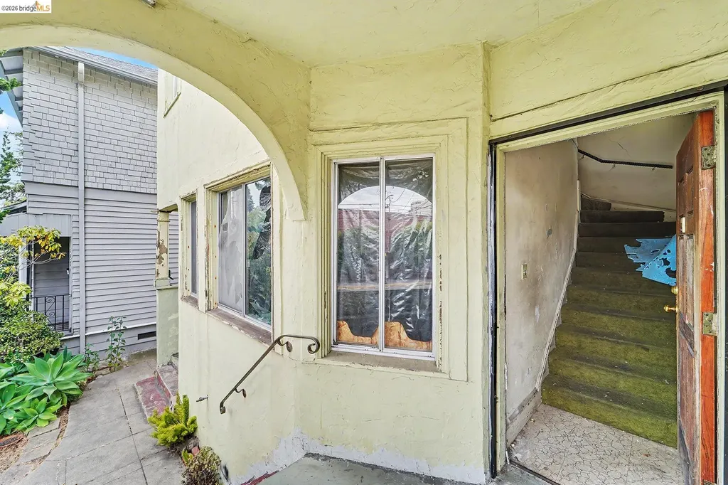 4035 Howe Street Oakland CA 94611