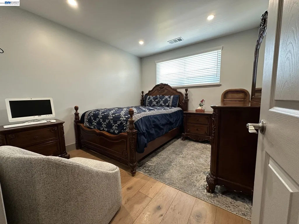 1220 Esser Avenue San Leandro CA 94579
