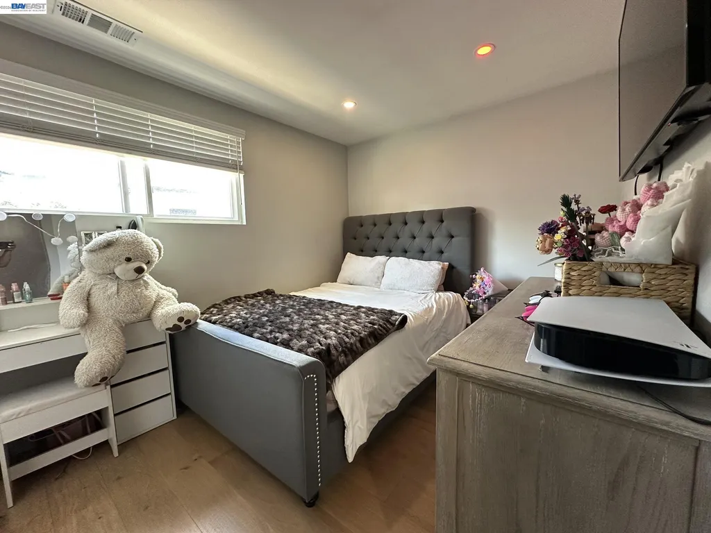 1220 Esser Avenue San Leandro CA 94579
