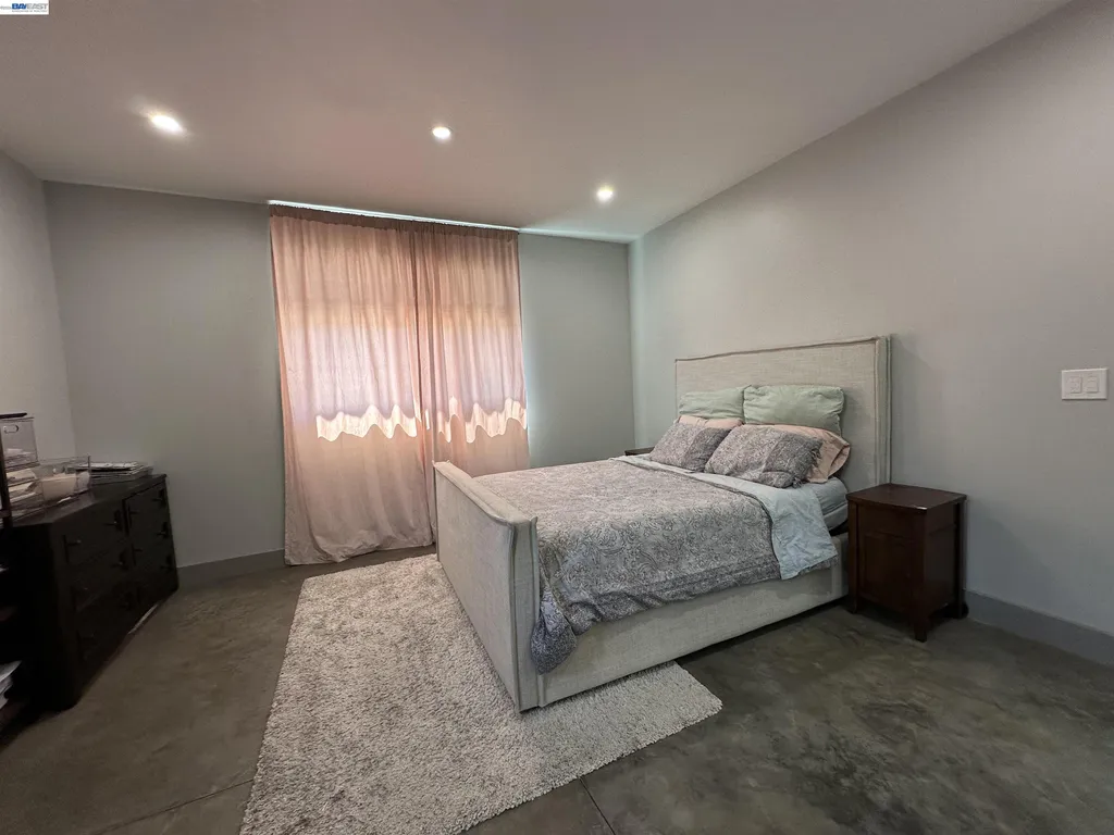 1220 Esser Avenue San Leandro CA 94579