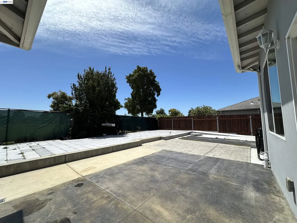 1220 Esser Avenue San Leandro CA 94579