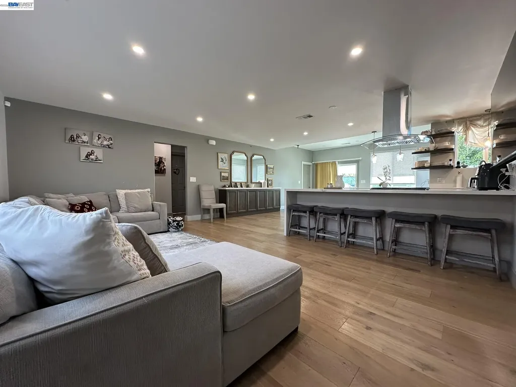 1220 Esser Avenue San Leandro CA 94579