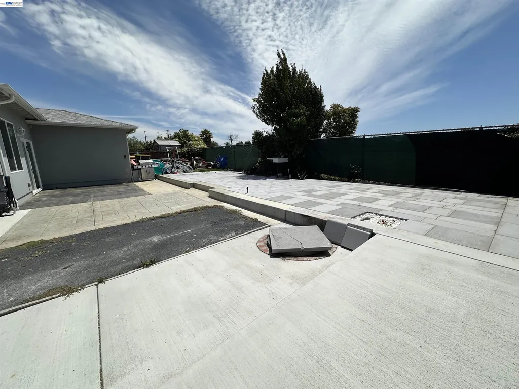 1220 Esser Avenue San Leandro CA 94579