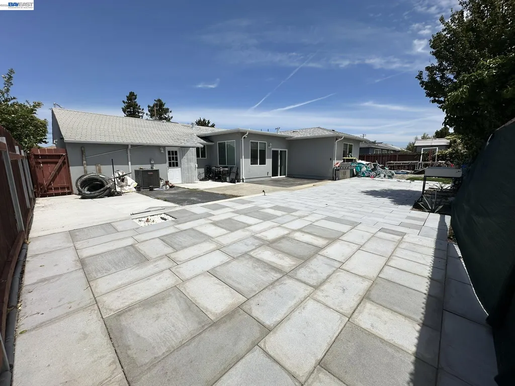 1220 Esser Avenue San Leandro CA 94579