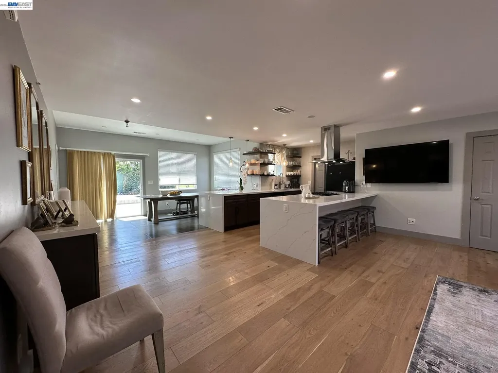 1220 Esser Avenue San Leandro CA 94579